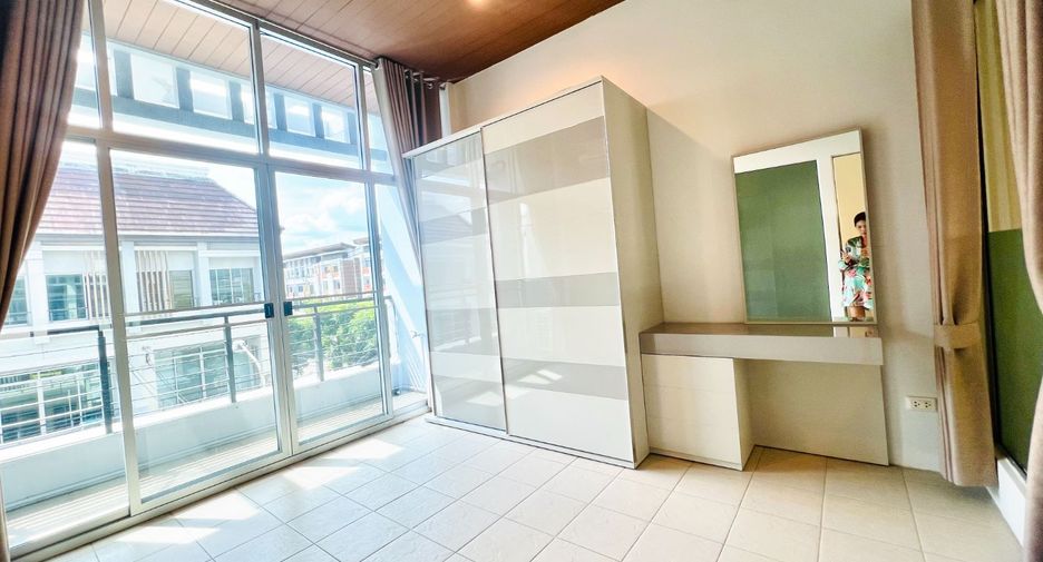 For rent and for sale 3 bedrooms townhouse in Prawet, Bangkok