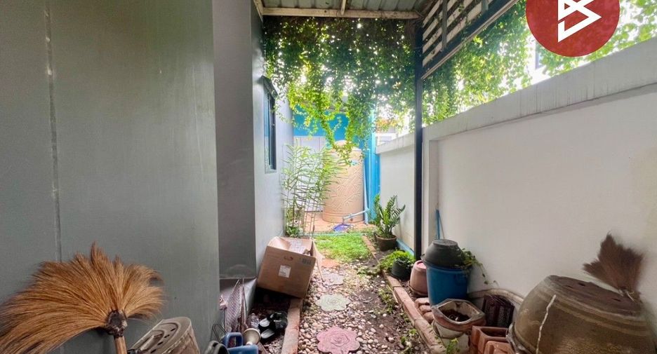 Casa adosada en venta de 3 habitaciones en Mueang Chon Buri, Chonburi