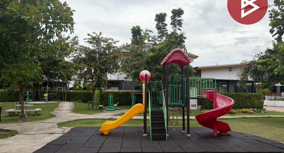 Casa adosada en venta de 3 habitaciones en Mueang Chon Buri, Chonburi
