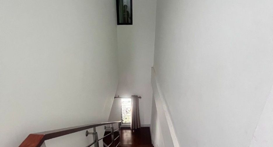 Casa adosada en venta de 3 habitaciones en Mueang Chon Buri, Chonburi