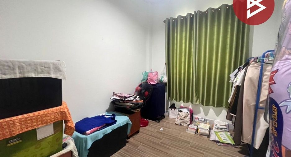 Casa adosada en venta de 3 habitaciones en Mueang Chon Buri, Chonburi