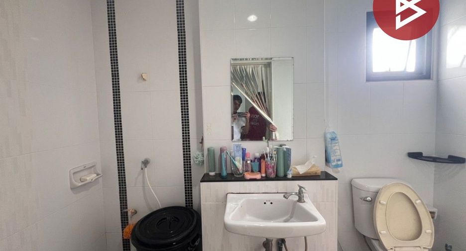 Casa adosada en venta de 3 habitaciones en Mueang Chon Buri, Chonburi