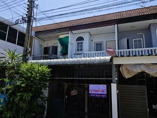 À vendre 2 chambres maison de ville à Bang Khun Thian, Bangkok