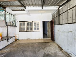 À vendre 2 chambres maison de ville à Bang Khun Thian, Bangkok