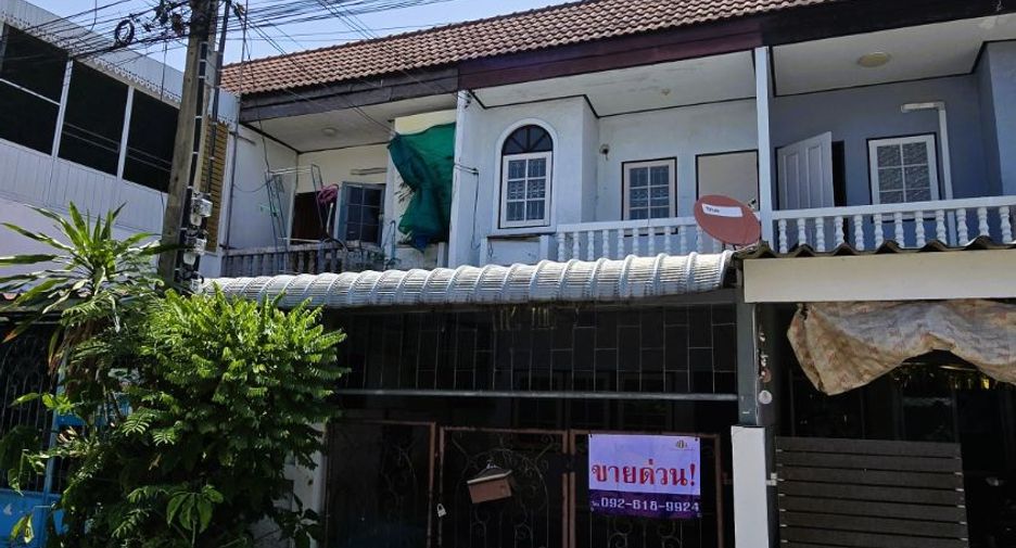 À vendre 2 chambres maison de ville à Bang Khun Thian, Bangkok