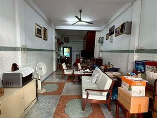 Gewerbefläche zum Kauf mit 3 Zimmer in Bangkok Noi, Bangkok