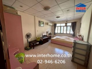 Gewerbefläche zum Kauf mit 3 Zimmer in Bangkok Noi, Bangkok