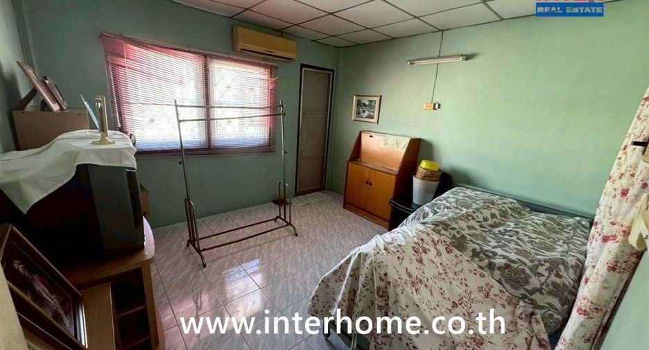 Gewerbefläche zum Kauf mit 3 Zimmer in Bangkok Noi, Bangkok