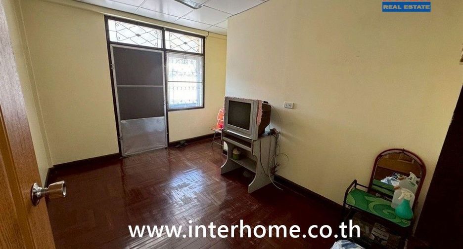 Gewerbefläche zum Kauf mit 3 Zimmer in Bangkok Noi, Bangkok