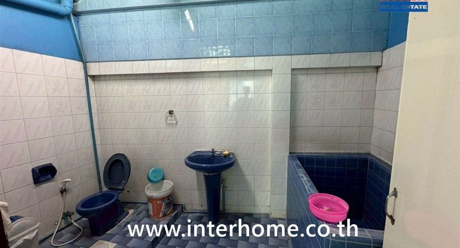 Gewerbefläche zum Kauf mit 3 Zimmer in Bangkok Noi, Bangkok