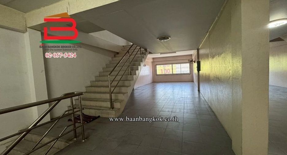 出售 6 卧室 商业空间 在 Thanyaburi, Pathum Thani
