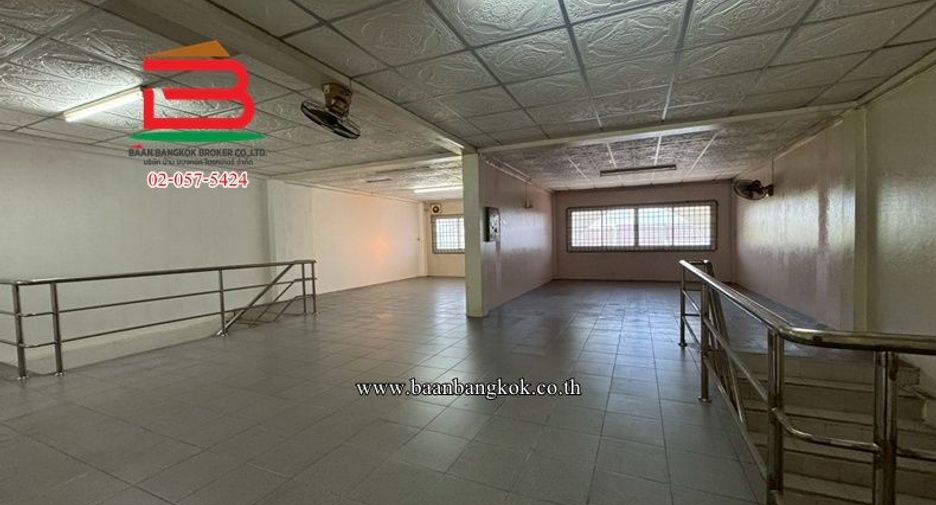 出售 6 卧室 商业空间 在 Thanyaburi, Pathum Thani