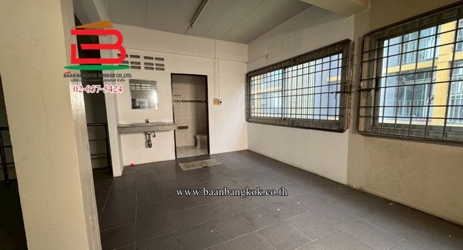 出售 6 卧室 商业空间 在 Thanyaburi, Pathum Thani