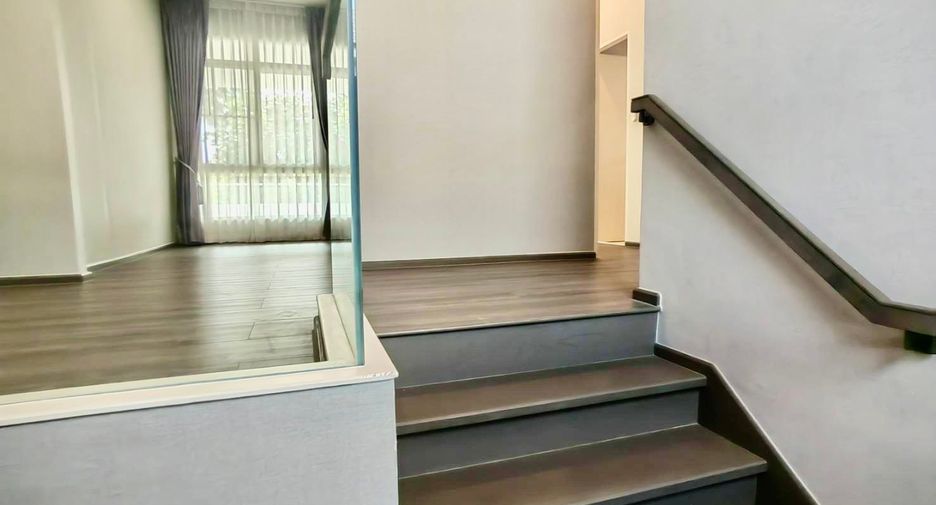 出售 4 卧室 独立屋 在 Sai Mai, 曼谷
