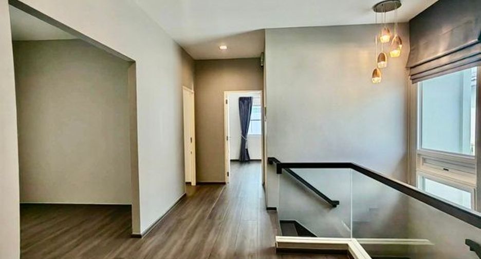 出售 4 卧室 独立屋 在 Sai Mai, 曼谷