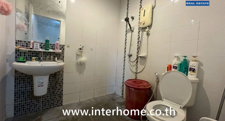 For sale 4 bedrooms townhouse in Bang Phli, Samut Prakan