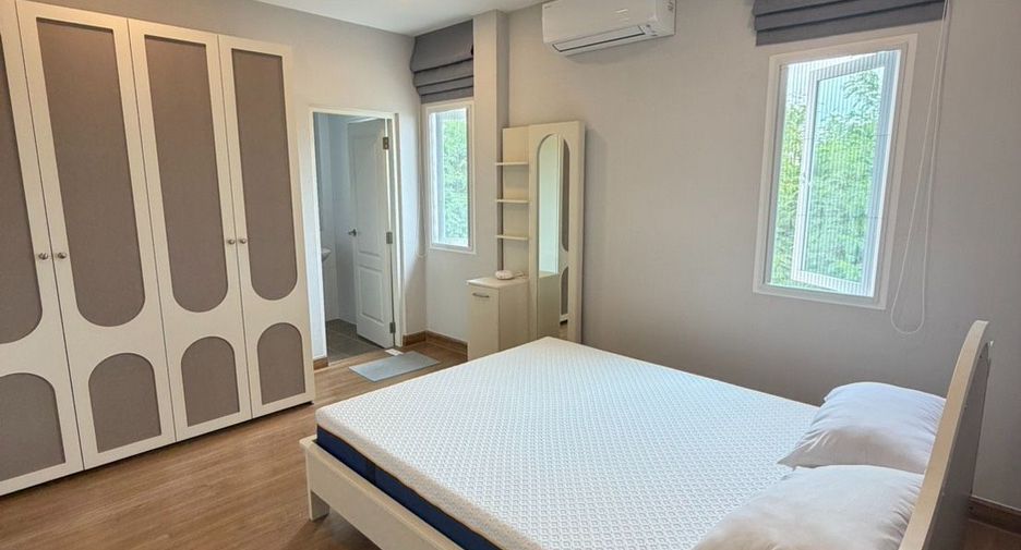 For rent 4 bedrooms house in Lat Krabang, Bangkok