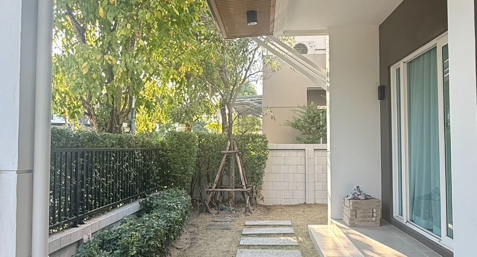 For rent 4 bedrooms house in Lat Krabang, Bangkok