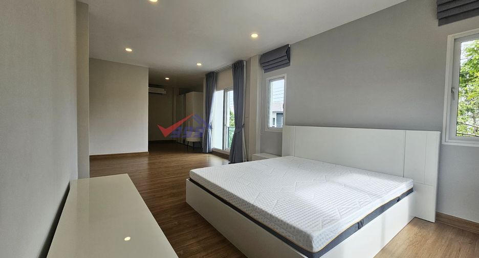 出租 4 卧室 独立屋 在 Lat Krabang, 曼谷