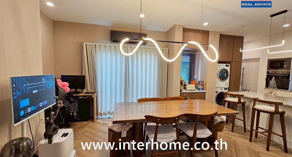 À vendre 4 chambres maison à Bang Phli, Samut Prakan