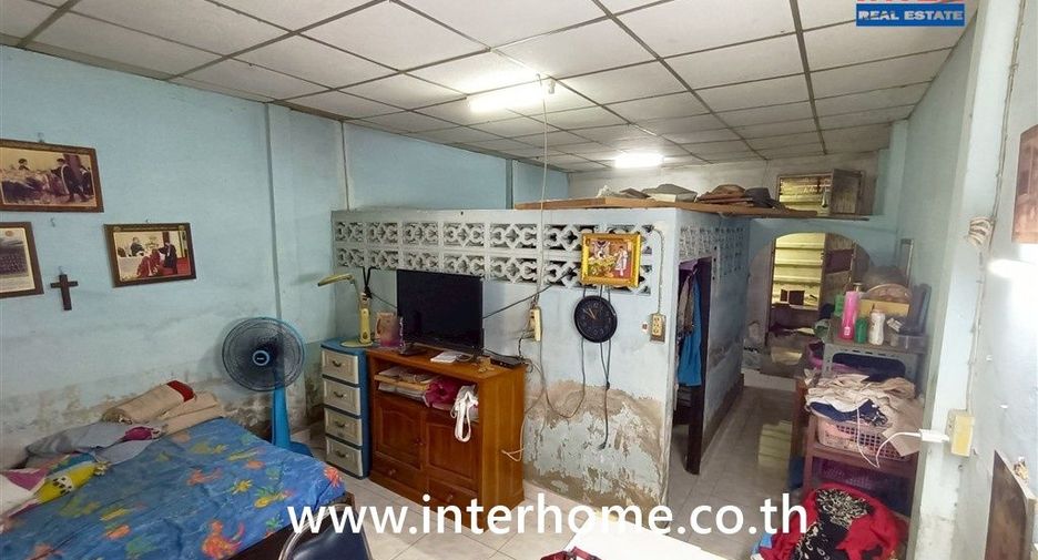 Casa adosada en venta de 1 habitaciones en Lam Luk Ka, Pathum Thani