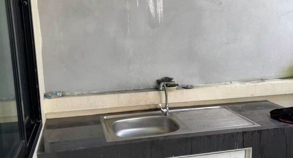 For sale 2 bedrooms townhouse in Ban Bueng, Chonburi