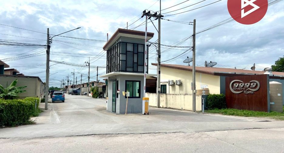 For sale 2 bedrooms townhouse in Ban Bueng, Chonburi