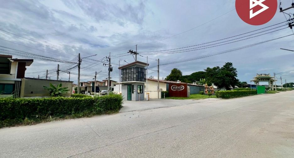 For sale 2 bedrooms townhouse in Ban Bueng, Chonburi