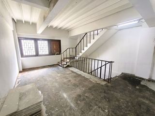 Gewerbefläche zum Kauf in Huai Khwang, Bangkok