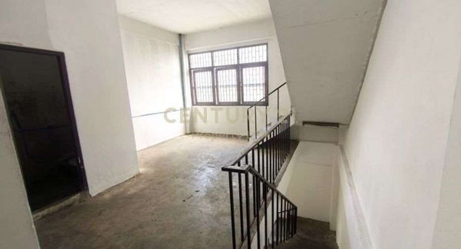 Gewerbefläche zum Kauf in Huai Khwang, Bangkok