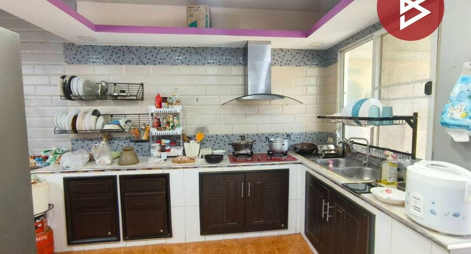 Haus zum Kauf mit 6 Zimmer in Mueang Samut Prakan, Samut Prakan