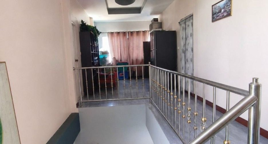 Haus zum Kauf mit 6 Zimmer in Mueang Samut Prakan, Samut Prakan