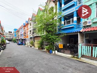 Casa adosada en venta de 3 habitaciones en Thung Khru, Bangkok