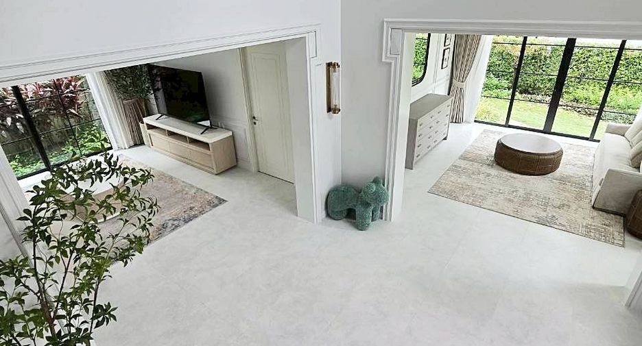 Haus zur Miete mit 5 Zimmer in Saphan Sung, Bangkok