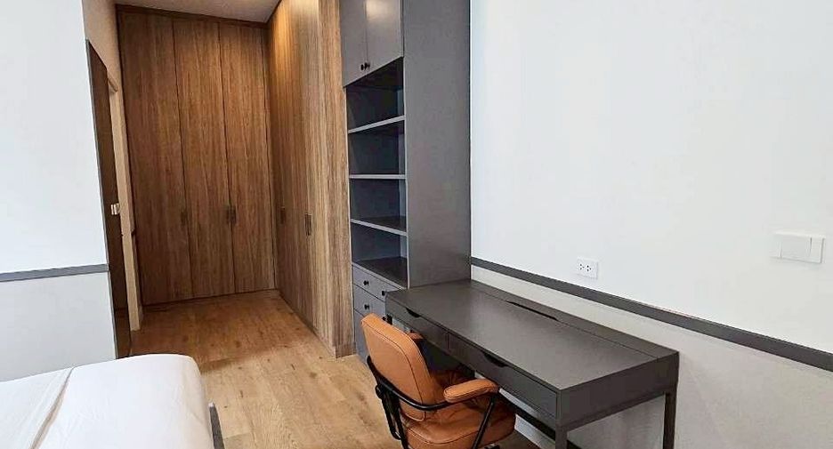 Haus zur Miete mit 5 Zimmer in Saphan Sung, Bangkok