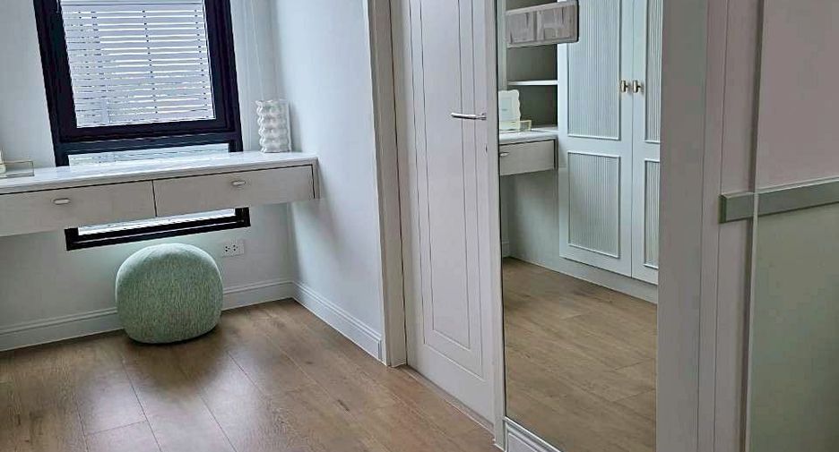 Haus zur Miete mit 5 Zimmer in Saphan Sung, Bangkok