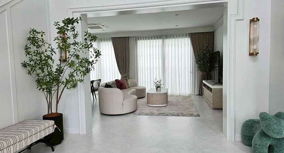 Haus zur Miete mit 5 Zimmer in Saphan Sung, Bangkok