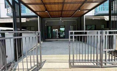 Haus zum Kauf mit 4 Zimmer in Prawet, Bangkok