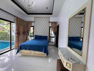 Villa en alquiler de 3 habitaciones en Bang Lamung, Chonburi