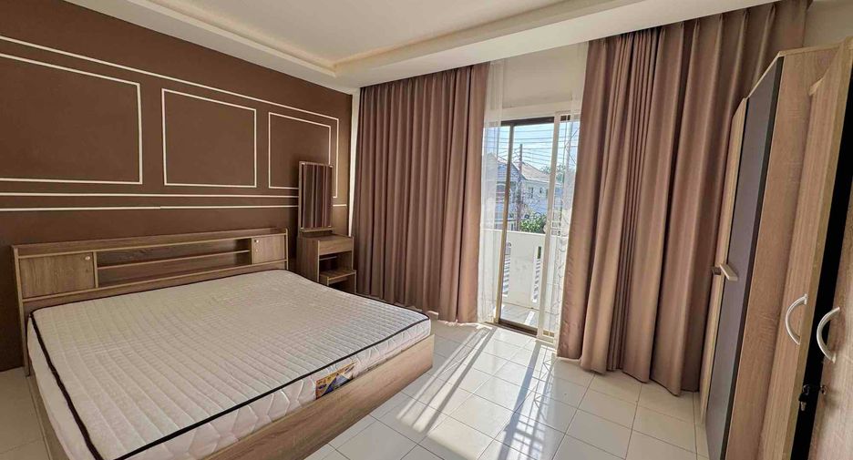 Casa adosada en alquiler de 2 habitaciones en Bang Lamung, Chonburi