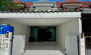 Casa adosada en alquiler de 2 habitaciones en Bang Lamung, Chonburi
