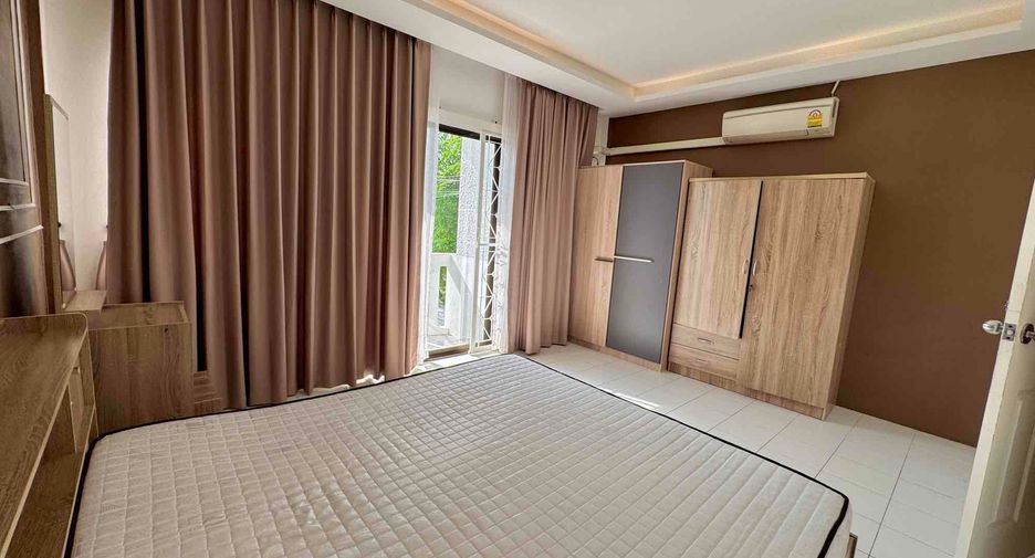 Casa adosada en alquiler de 2 habitaciones en Bang Lamung, Chonburi