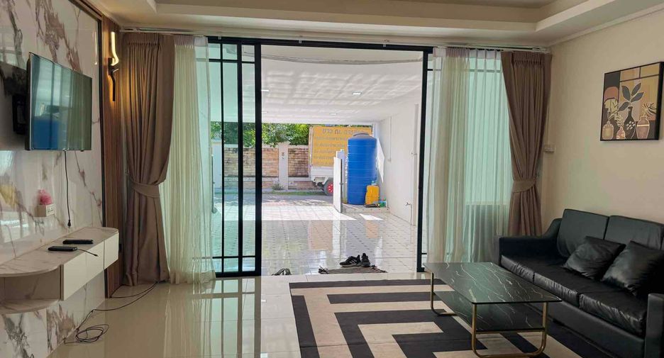 Casa adosada en alquiler de 2 habitaciones en Bang Lamung, Chonburi