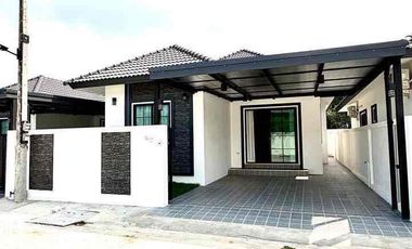 À louer 3 chambres maison à Bang Lamung, Chonburi