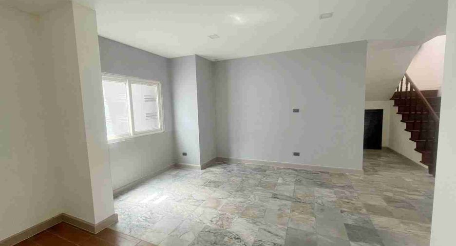 For sale 3 bedrooms house in Sai Mai, Bangkok