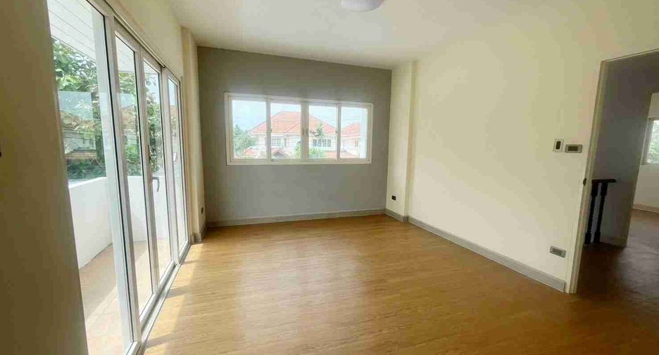 For sale 3 bedrooms house in Sai Mai, Bangkok