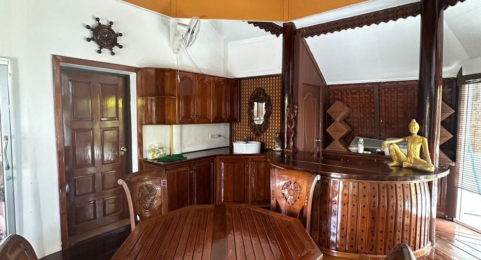 For rent and for sale 4 bedrooms house in Bang Lamung, Chonburi
