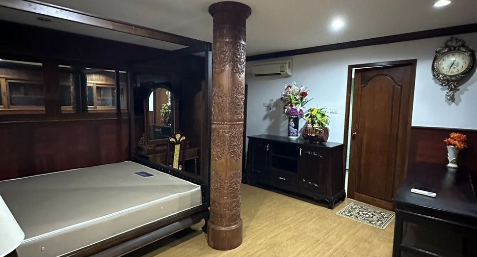 For rent and for sale 4 bedrooms house in Bang Lamung, Chonburi
