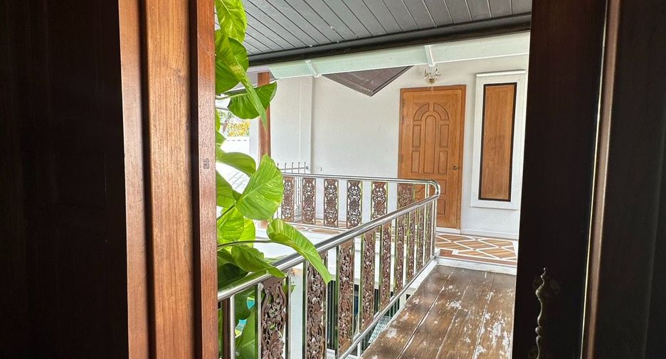 For rent and for sale 4 bedrooms house in Bang Lamung, Chonburi