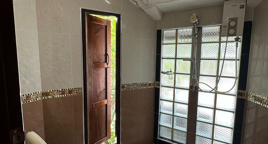 For rent and for sale 4 bedrooms house in Bang Lamung, Chonburi